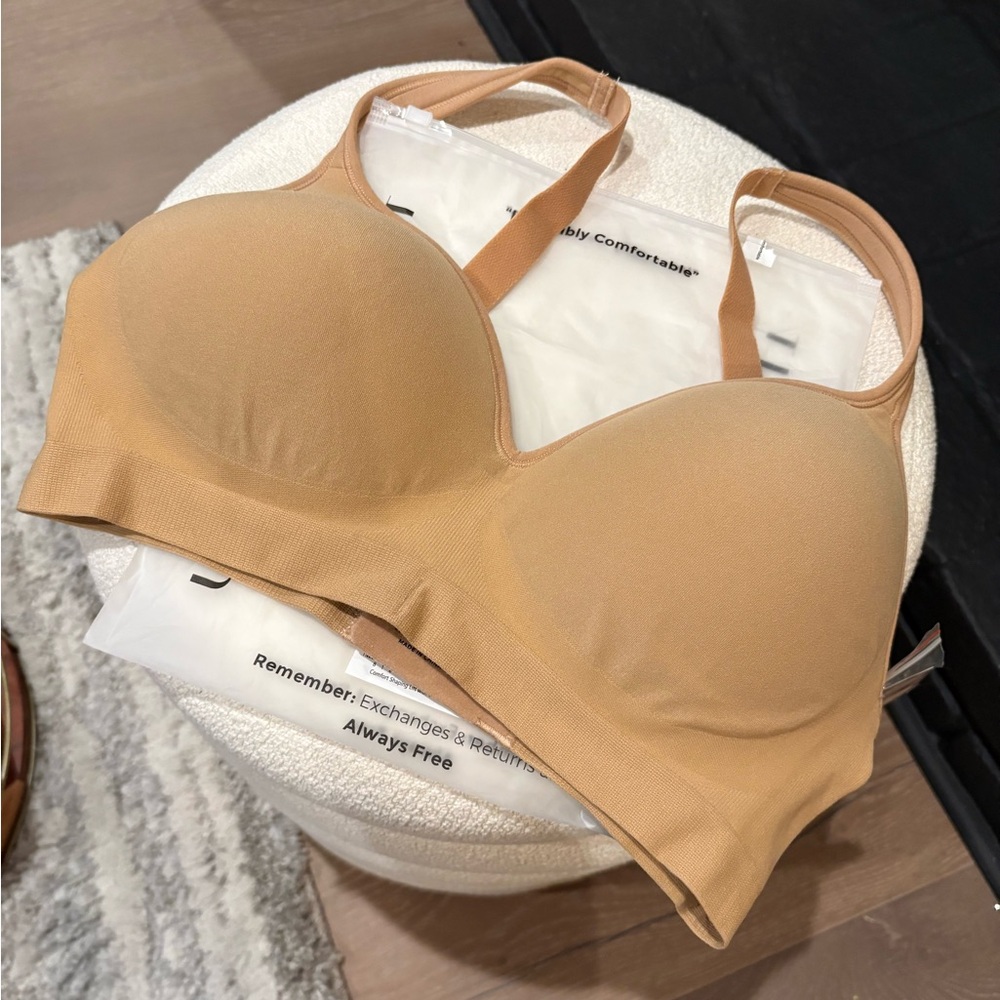 Underoutfit Comfort shaping lift with comfort strap size large, NWT